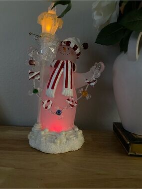 jcpenney Pink Snowman Figurine with Lit Lamp Post and Candy Garland
